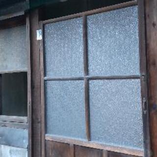 昭和レトロの扉や窓の画像