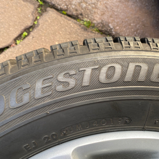 スタッドレスタイヤ　VRX  ゴルフ5以降のVW車