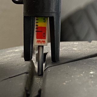 タイヤ　245/40R20 4本セット　ニットー