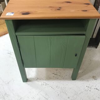IKEA　ベッドサイドテーブル　グリーン　HURDAL【トレファ...