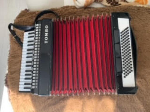 アコーディオン TOMBO 34キー80ベース5つのシェードレジスタ