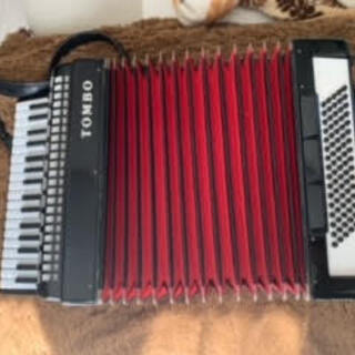 アコーディオン TOMBO 34キー80ベース5つのシェードレジスタ