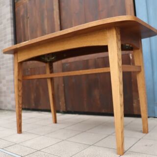 人気のunicoウニコのKURT(クルト)シリーズのカフェテーブルです 