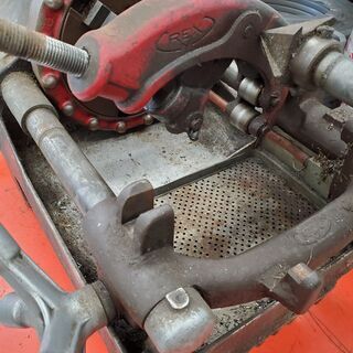 REX 型式不明 ねじ切り機【リライズ野田愛宕店】【店頭取引限定】【中古】管理番号：IT21VH25UZFM REX 型式不明 ねじ切り機【リライズ野田愛宕店】【店頭取引限定