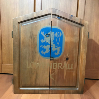 ダーツボードとキャビネットのセット