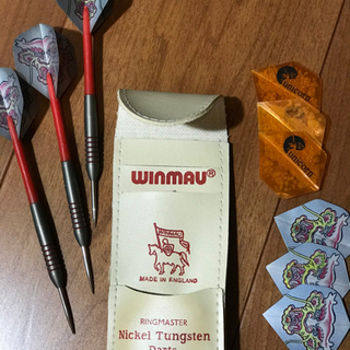 ダーツボードとキャビネットのセット