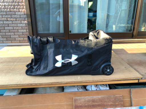 アンダーアーマー　キャリーバッグ