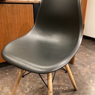 黒い椅子！オフィスやカフェやご自宅に！無料です！