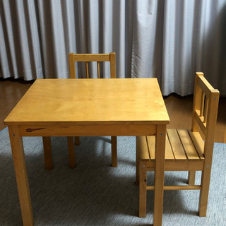 IKEA 子ども用テーブル椅子2脚セット