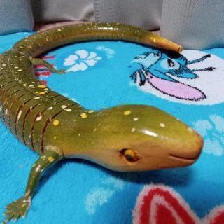 木製🦎くねくねトカゲのオモチャ🦎グリーン