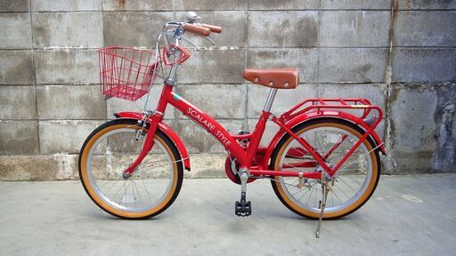 18インチ　赤い自転車　ヘルメットとワイヤーロックのセット