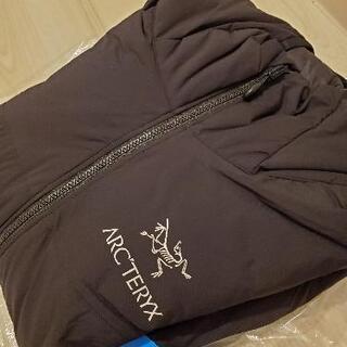 新品ARC’TERYX アトムLT フーディ