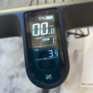 AI機能付きのチェーンレス折り畳み式電動アシスト自転車です