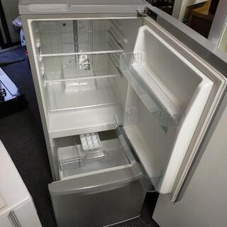 美品! Panasonic 2ドア138リットルサイズ冷蔵庫、お売りします。