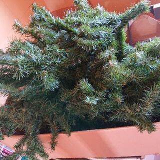 デコレーション付きクリスマスツリー(組立式)180センチ