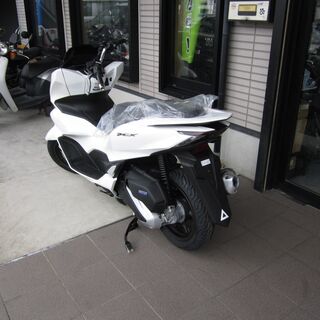 間もなく入荷予定の１台です！値下げ！入手困難？貴重な１台限り！最新型２０２１モデルＰＣＸ125入荷!新車！パールジャスミンホワイト！スマートキー仕様です！ ③
