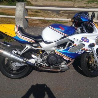 ホンダ　ＶＴＲ１０００Ｆ　ロスマンズカラー 値下げ致しました。