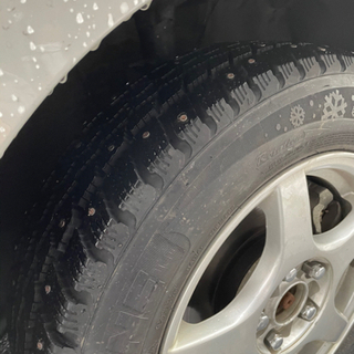 🌟最終値下げ美品🌟2013年スパイクタイヤ　ヴォクシー　セレナ　195 65r15