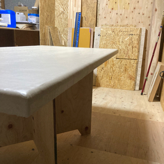 ダイニングテーブル　モールテックス仕上げ