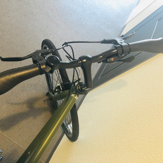 美品】クロスバイク SURFY マットカーキ