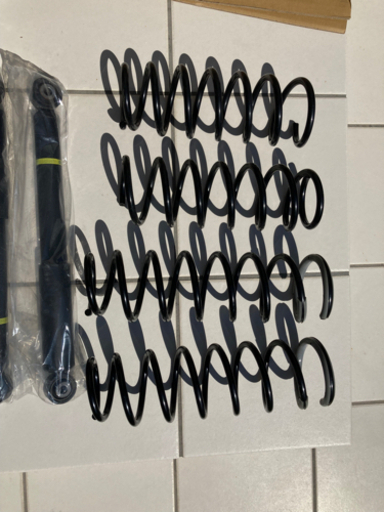 ジムニー サスペンション、ショックセット ジムニー jb64 新車外し