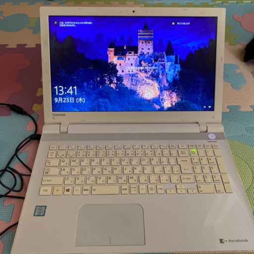 東芝のノートパソコン Dynabook AZ-25/UW 2016春Webモデル