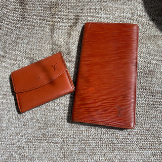 LV エピ 中古 個人的には美品に近いくらいだと