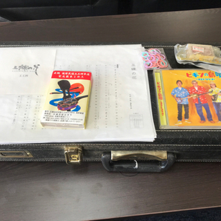 値下げ！沖縄三線(三味線)☆ヘビ革☆ハードケース、おまけ数点付き！