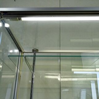 山口)下松市より　業務用 ガラスショーケース 平型 ガラス棚2枚 3段 蛍光灯照明 幅150×奥行45×高さ91cm 鍵なし　BIZHJ29H