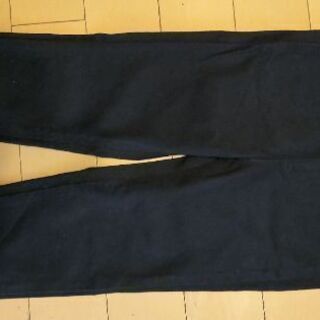 ユニクロ　ショート丈ズボン125〜135cm