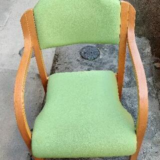 グリーンの椅子。応接、居間、ダイニング、事務等、新品長期保管品