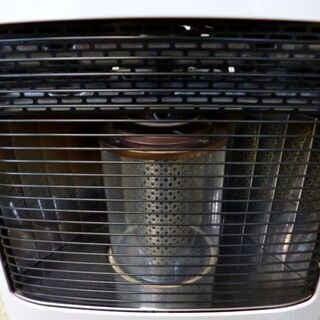 【自社配送は札幌市内限定】TOYOTOMI/トヨトミ 赤外線FF式ストーブ FR-V5501 密閉式 2019年製 石油ストーブ 暖房 中古【USED】 自社配送は札幌市内限定】TOYOTOMI/トヨトミ 赤外線FF式ストーブ FR