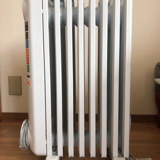 デロンギ　オイルヒーター DeLonghi JRE0812