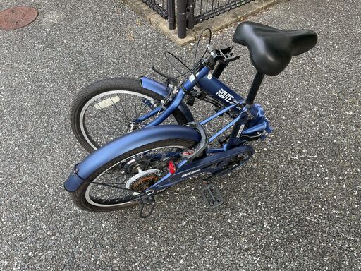 福岡市内近郊配達無料。昨年11月中旬に購入した折りたたみ20インチの自転車です。