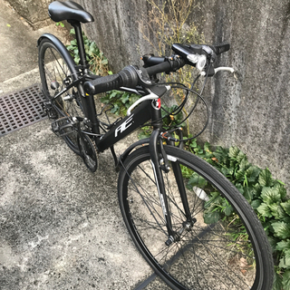 値下げしました　クロスバイク　ブラック　中古　ヘッドライトライト　鍵付き 値下げしました クロスバイク ブラック 中古 ヘッドライトライト 鍵付き