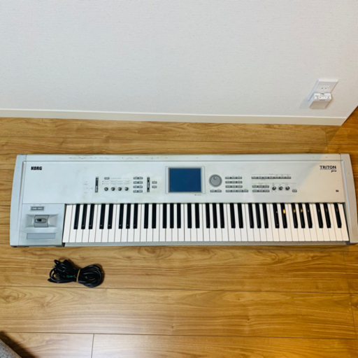 KORG シンセサイザー　TRITON pro