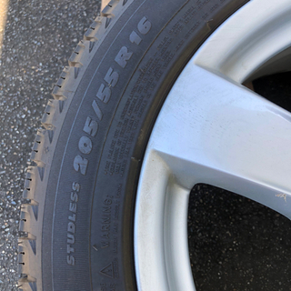 ワーゲンゴルフ7 に履いていました。