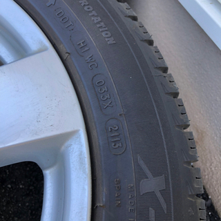 ワーゲンゴルフ7 に履いていました。