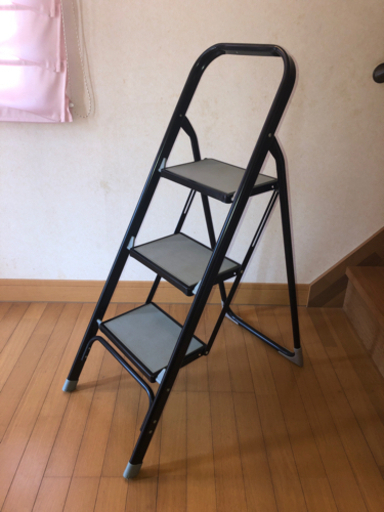 【購入者決定済】踏み台 脚立　折り畳み　中古