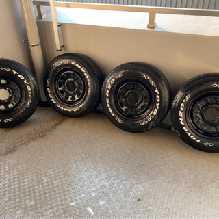 ハイエースタイヤ　4本セット