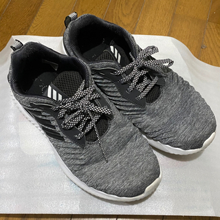 【ネット決済】adidas 運動靴 26.5cm（中古）