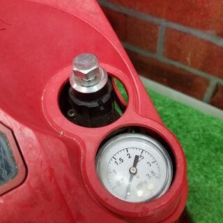 MAX AK-HL-HH1270E2 エアーコンプレッサー ※点検ランプが点灯、 減圧弁調整ハンドルが一つありません【リライズ野田愛宕店】【店頭取引限定】【ジャンク】管理番号：ITTTT97EIU68