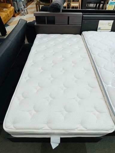 【超安い】 シンプルなデザイン！！ シングルベッド 定価￥58,400 フレーム付き シングルベッド