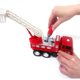 【お取引中】自分で組み立て組み立て消防車🚒知育✨専用ドライバー付き