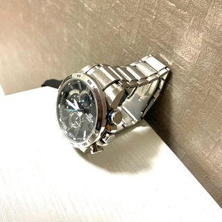 アクセサリー 男らしいビッグフェイス‼️人気のCASIOの腕時計‼️