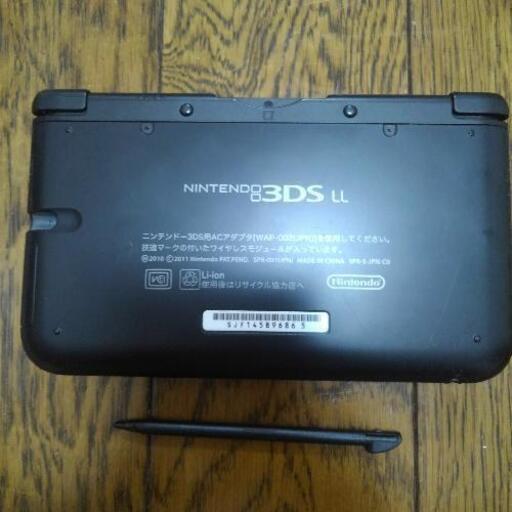 ニンテンドー3DS本体　黒　マリオカート付き Nintendo 3DS 本体 動作確認済 マリオカート7付き 充電器付き 黒