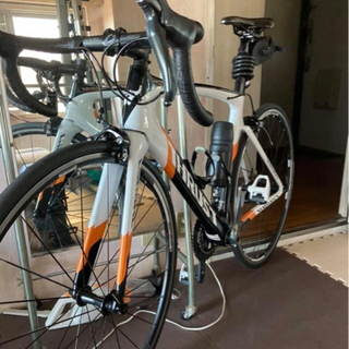 カーボンフレームロードバイク 完成車 ティアグラ　SHIMANO105