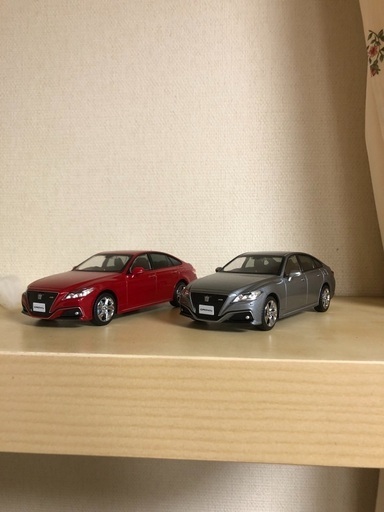 新型クラウンカラーサンプルミニカー非売品2台セット