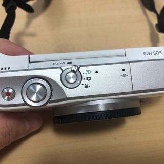 Canon EOS M10 Wレンズキット WH