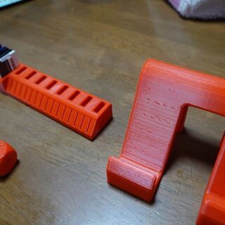 ELEGOO NEPTUNE2 3Dプリンター(美品）使用時間少なめ(100時間未満 